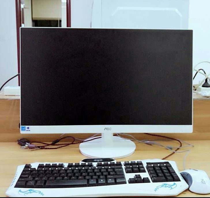 出售各种配置的电脑主机。以及显示器。本地可...