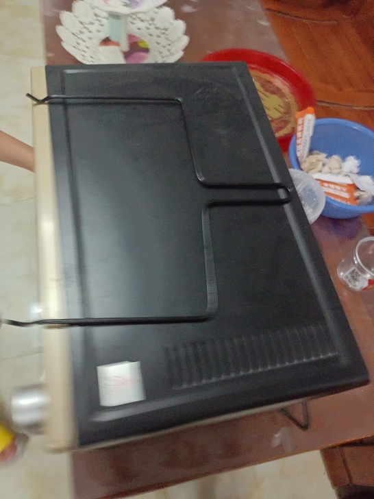 90程新的微波炉。买回来就烤了几次鸡。现在...