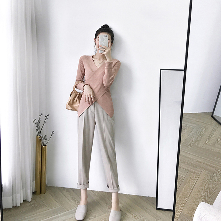 2021春季v领心机毛衣女外穿修身交叉低领...