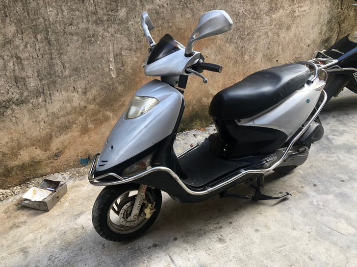 代兄弟出豪爵踏板车    因出门卖掉   ...