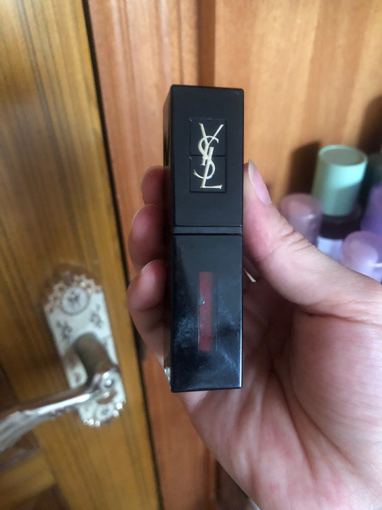 圣罗兰409 唇釉，颜色请去小红书自行做攻...