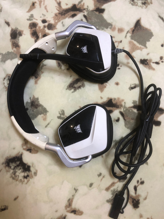 美商海盗船天行者耳机USB版，耳机线用久了...