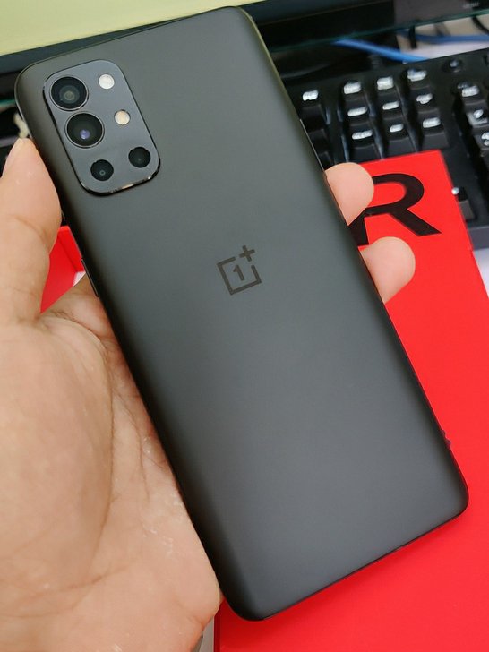 一加 OnePlus 9R 5G旗舰120...