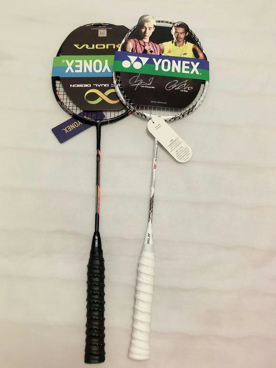 转让两支个人闲置尤尼克斯羽毛球拍