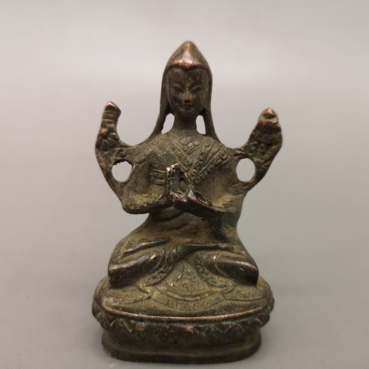 乡下收来老铜佛像,不知道什么佛,高8厘米左...