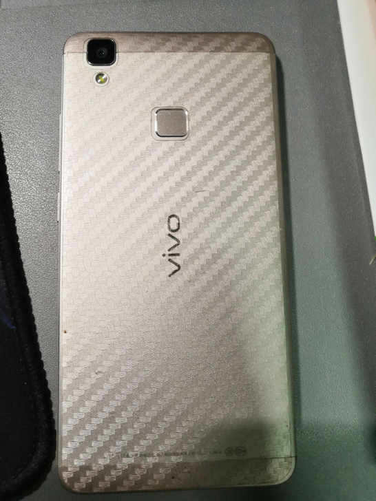 大一用的手机，后面换手机了，就用来刷网课，...