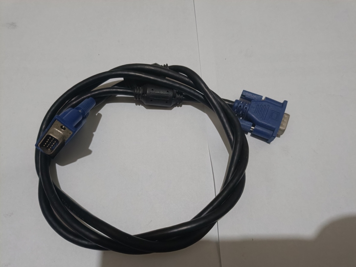 显示器和电脑主机vga连接线 5元出，自取...