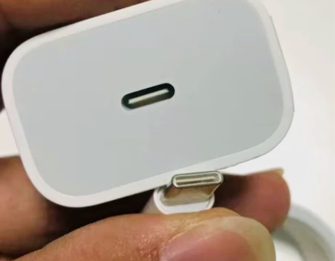 数码店9.9元全新包邮处理PD快充线20W...
