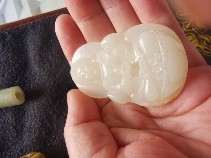 老玉处理,抓紧捡漏,不退不换,看好了再拍。