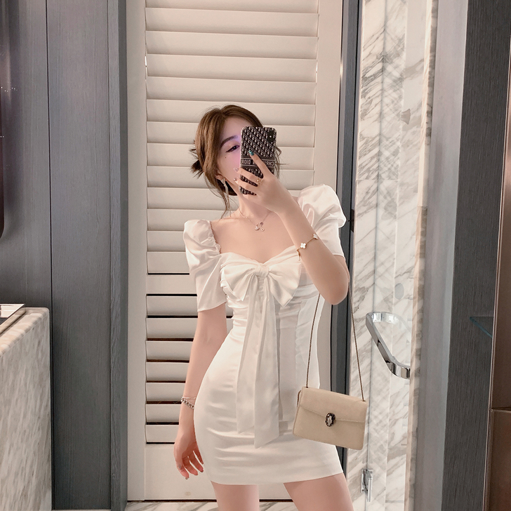 ByYou 夏季白色气质方领泡泡袖连衣裙女...