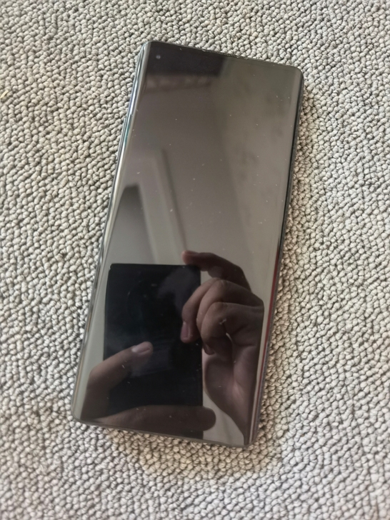 一加8，国行全网通12+256黑色，成色整...