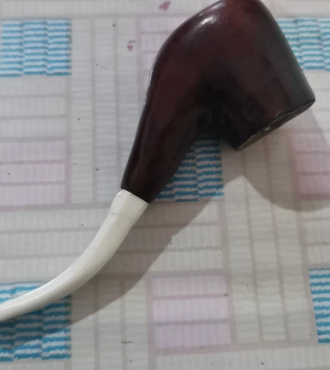 木质烟袋,年代不详,烟嘴不知道啥材质,想要...