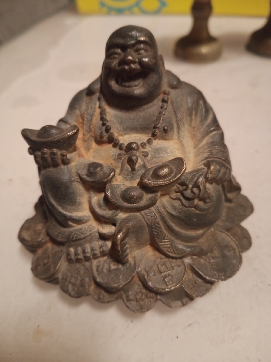 老物件铜佛一个，产品如图，空心，肚子上有个...