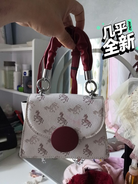女士斜挎包手提包，长24高15厘米宽8厘米...