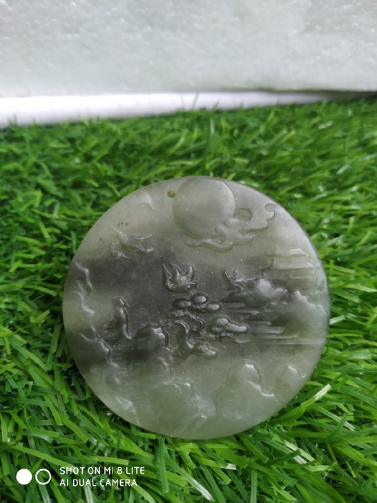和田玉雕刻的山水画入手渠道：早年家族老前辈...