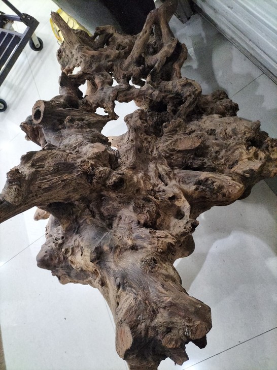 根雕茶台毛料，是朋友送的，现在闲置转让。长...