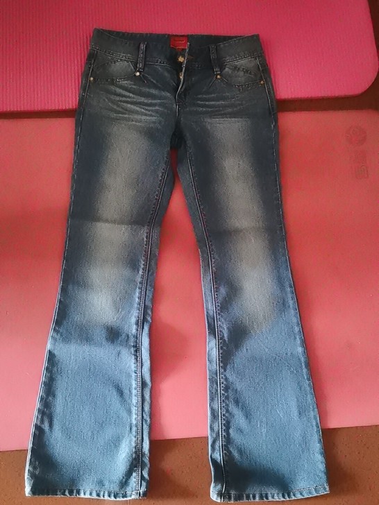 VERO MODA 低腰喇叭腿牛仔裤，没怎...