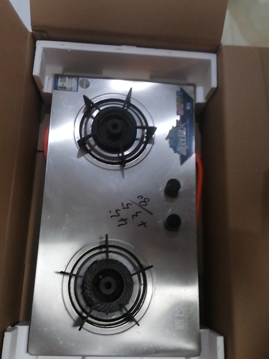 燃气灶，搬家换新。