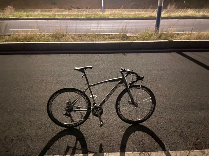 破风公路自行车
