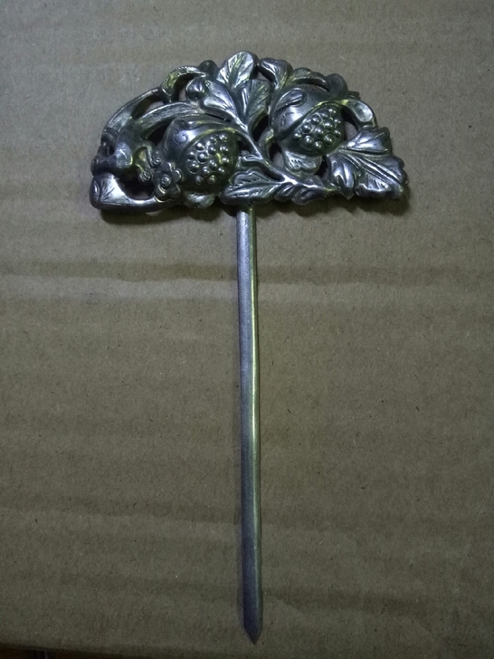 镂空花卉银簪子
