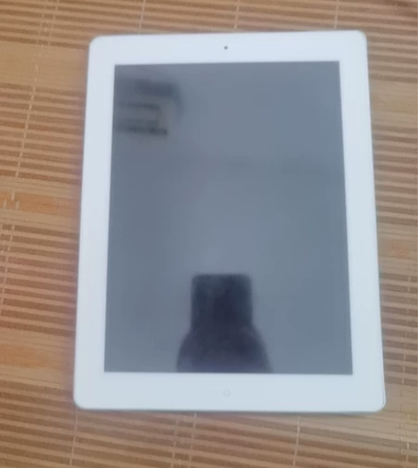 ipad，正品，有轻微擦碰，喜欢的可以了解...