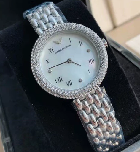 阿玛尼女士腕表  白色表盘 银表带 全新未...