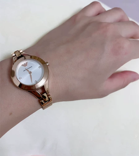 阿玛尼手表,石英,女士手表。适合不太胖的女...