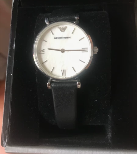 阿玛尼贝母表盘手表，专柜2500买的，不喜...