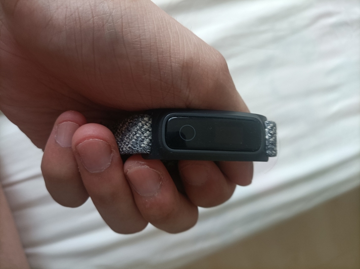 荣耀手环5篮球版，配件齐全 正常使用痕迹 ...