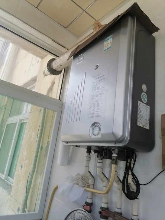 一壁挂炉,一个全新燃气热水器,可议价