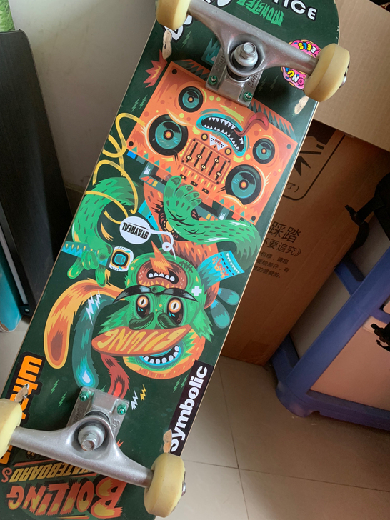 考完试后闲置滑板入门专业滑板在家放了很久吃...