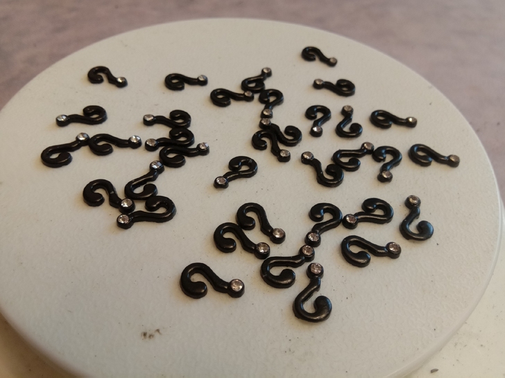 退坑出材料辅料贴片