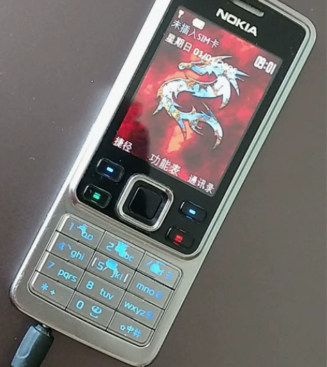 NOKIA诺基亚6300手机。不锈钢金属外...