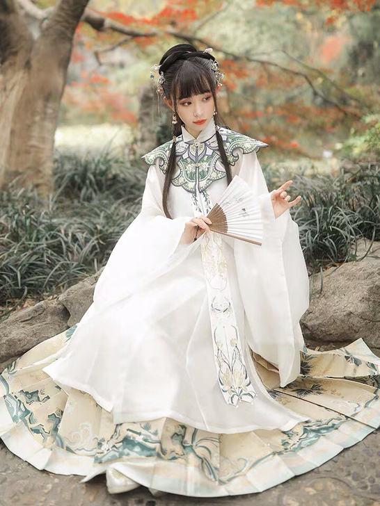 正版汉服出租 十三余 绿珠清影 云肩