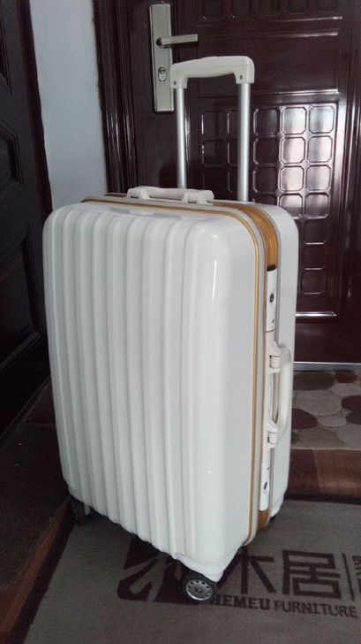 闲置的ito24寸铝框海关锁拉杆箱行李箱