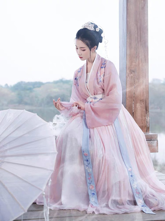 重回汉唐婉妆汉服