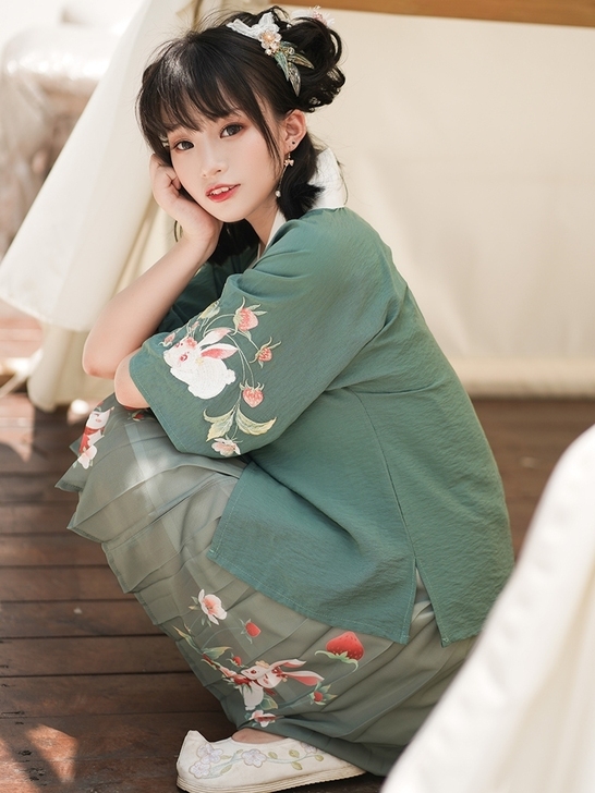 花神记宋制草莓兔三件套，绿色M，不刀，爽快...