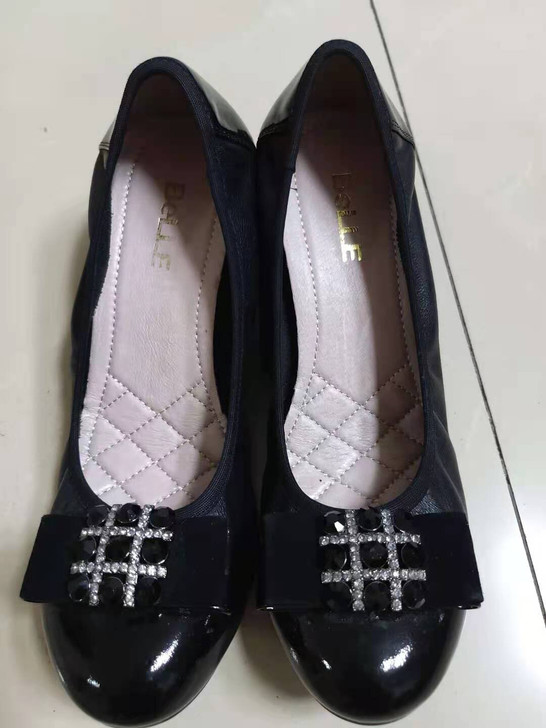 百丽坡跟女鞋，39码，95新，只穿半天，低...