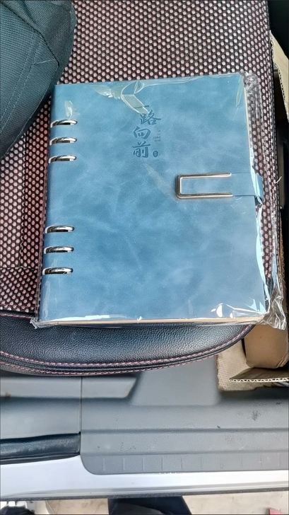 实体店倒闭处理全新活页本a5笔记本本子简约...