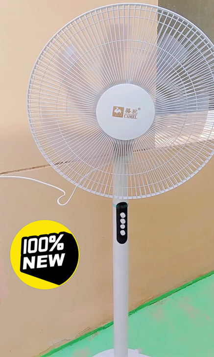 实体店关张清仓几十台全新骆驼南极人落地扇机...