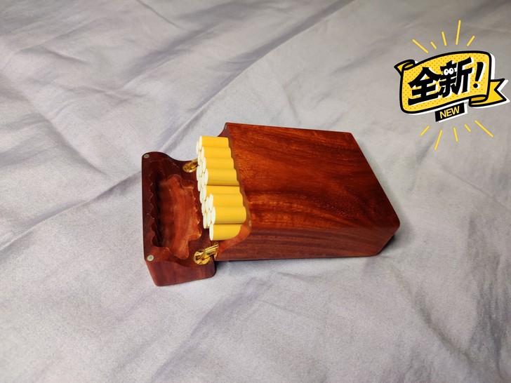 紫檀木烟盒，正宗紫檀木一木挖空制作，没有任...