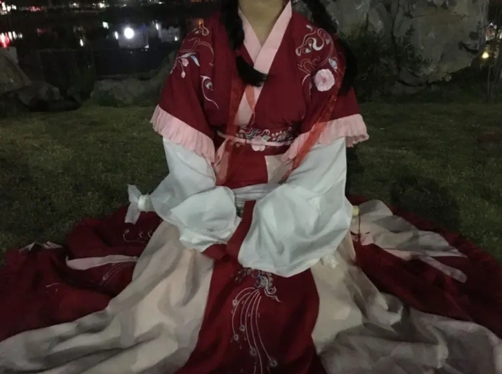 两件！单件灵语五十，加二十可以有图二牛仔裙...