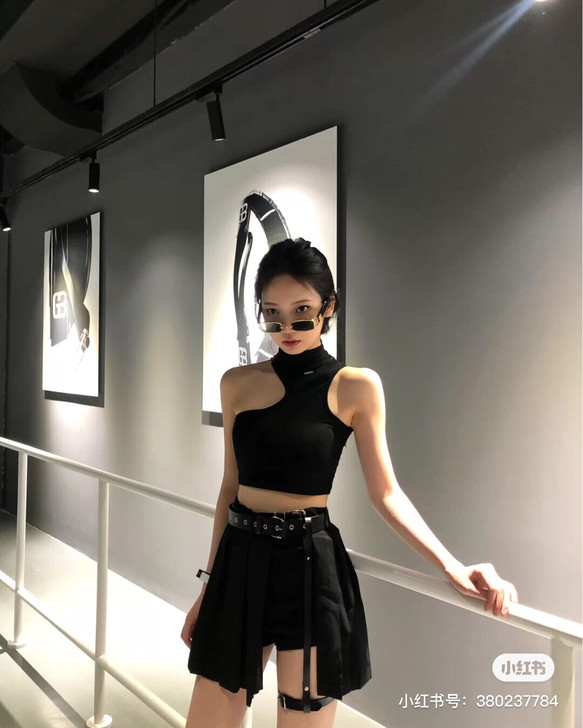 c2h4 全新 吊带 很酷很辣