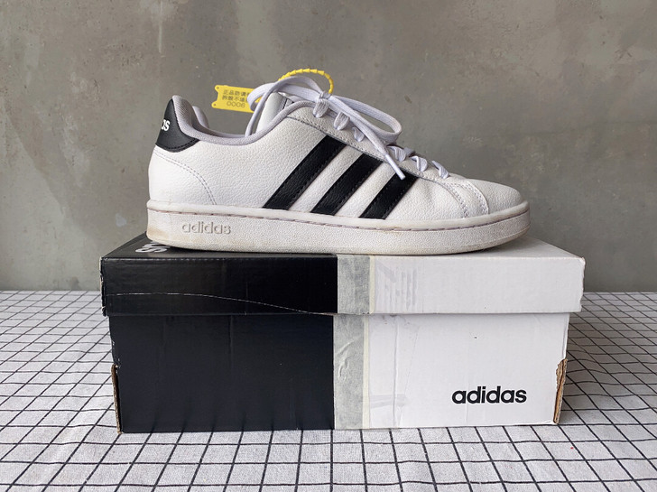 二手 正品 Adidas阿迪达斯男鞋40....