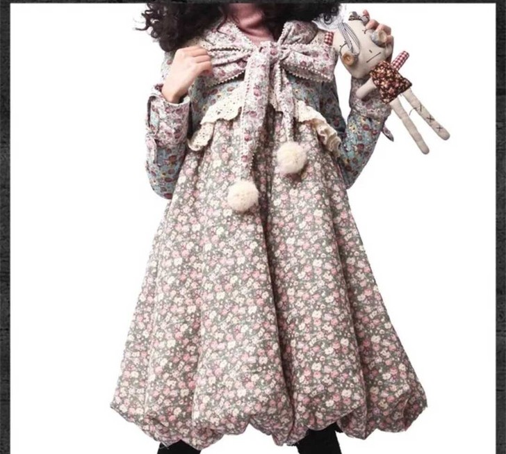 阿卡早期小女巫棉服，均码，被模特图入眼相中...