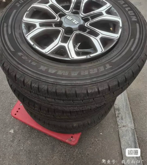 bj40c 城市猎人版 原车轮胎轮毂，一共...