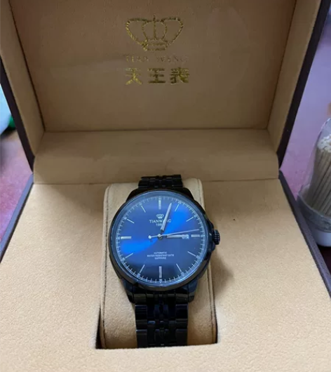 刚购买满一年的手表出售！手表是天王手表最经...