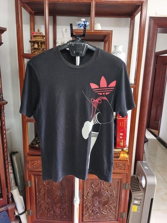 adidas 三叶草T恤 L号 ！