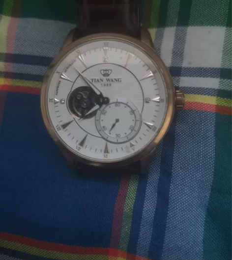 天王1988手表,自带了半年,表带有点脏,...