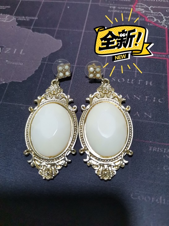 欧式复古大耳坠，贵妇款，单只长6.7CM宽...